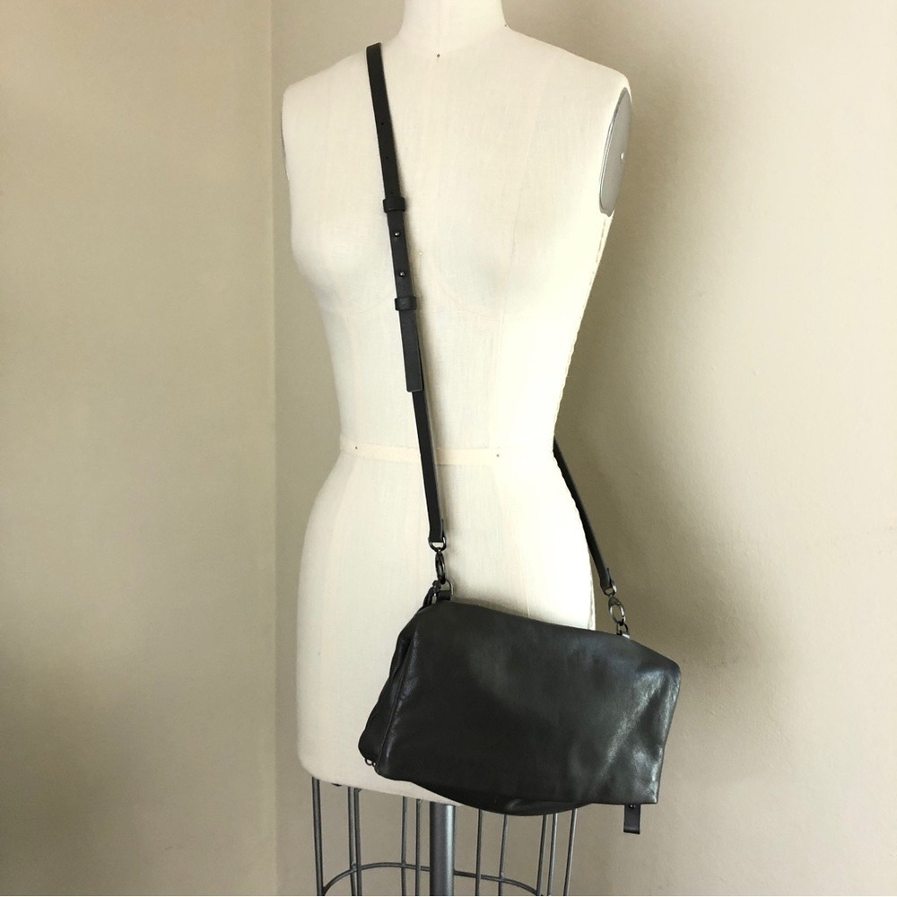 Skagen Foldover Crossbody Bag Womens Medium Gray Leather Convertible Clutch‎
